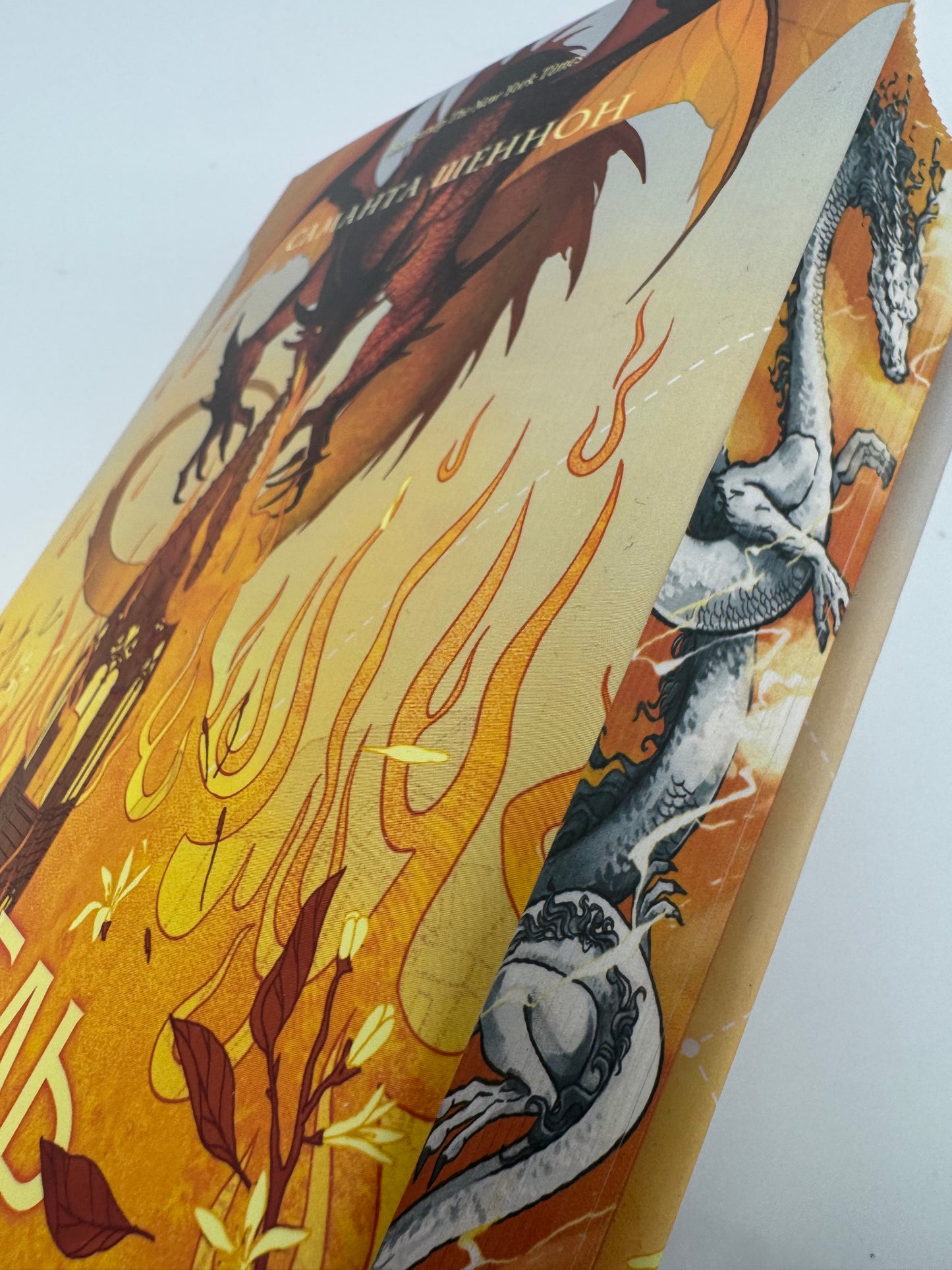 Обитель помаранчевого дерева. Саманта Шеннон / Бестселери фентезі купити